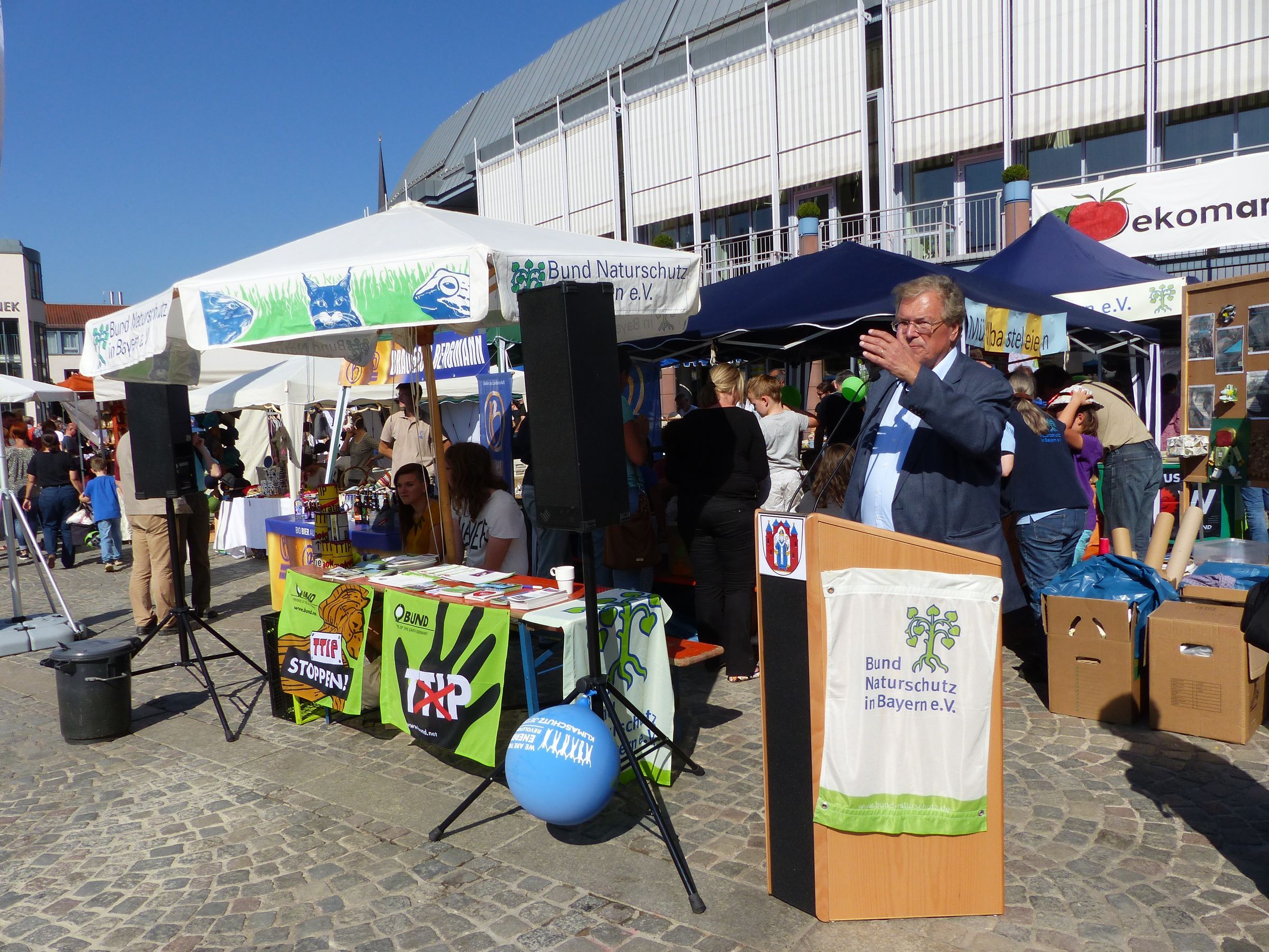 Hubert Weiger (Landesvorsitzender des BN) bei der Eröffnung des Ökomarkts 2016