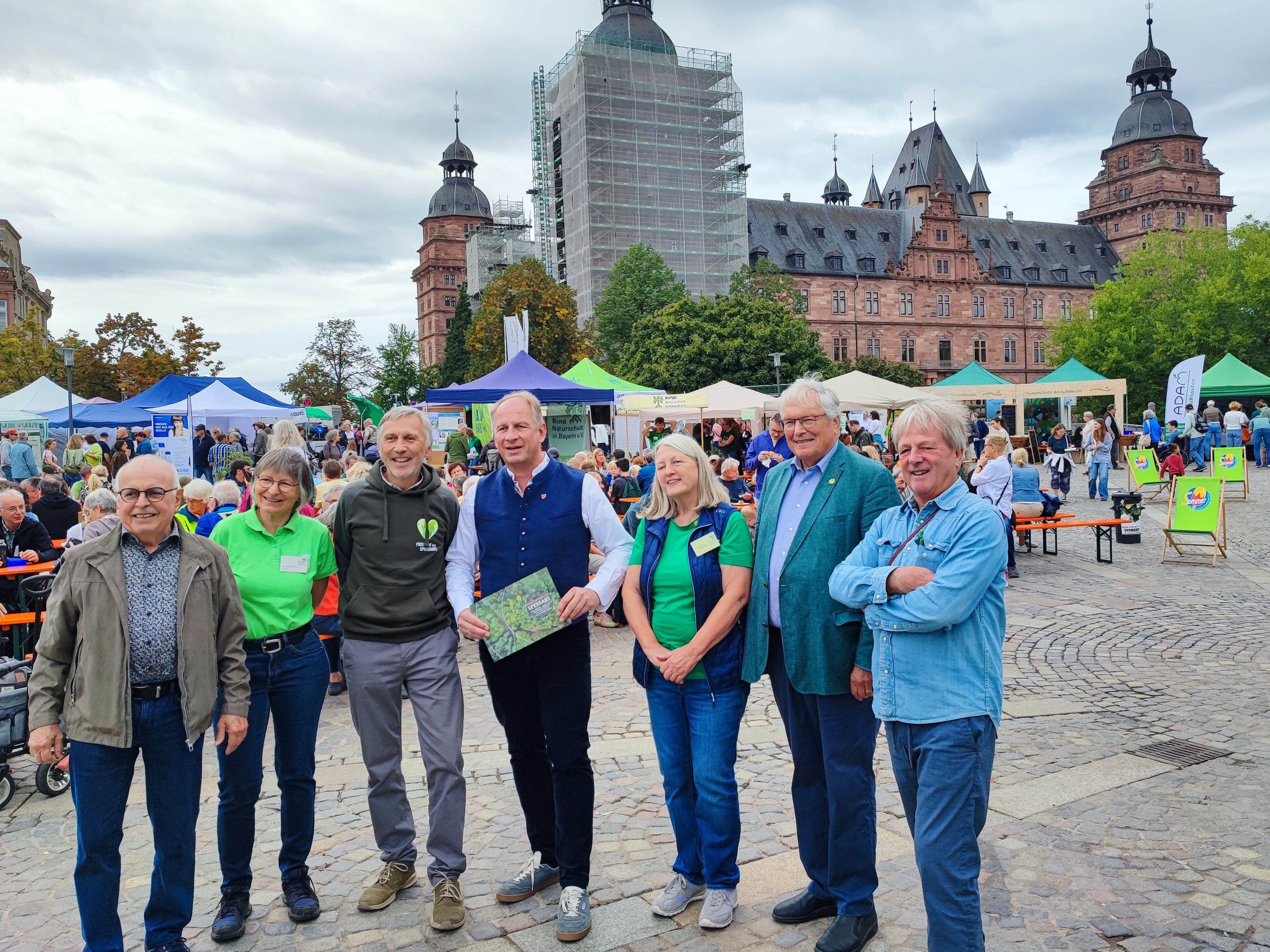 Sebastian Schönauer, Ruth Radl, Bernd Kempf, OB Markus Schlemmer, Dagmar Förster, Hubert Weiger, Thomas Bauer Foto: R. Kreuzer