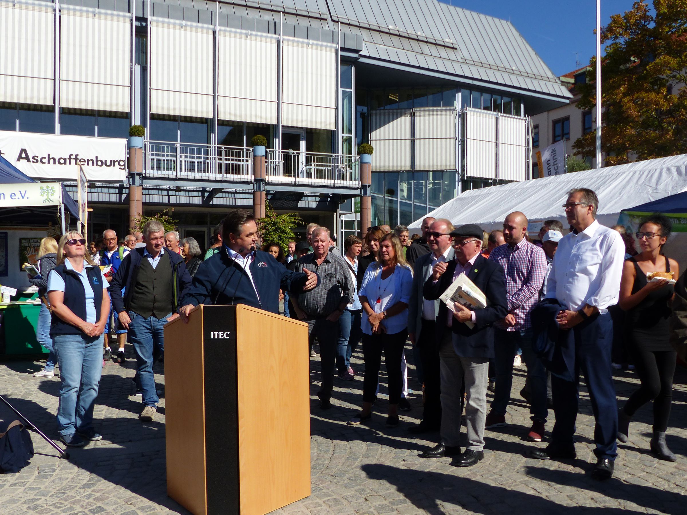 Oberbürgermeister Klaus Herzog bei seiner Eröffnungsrede 2018