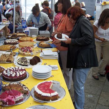Bis zu 100 selbstgemachte Bio-Kuchen im Angebot (2010)