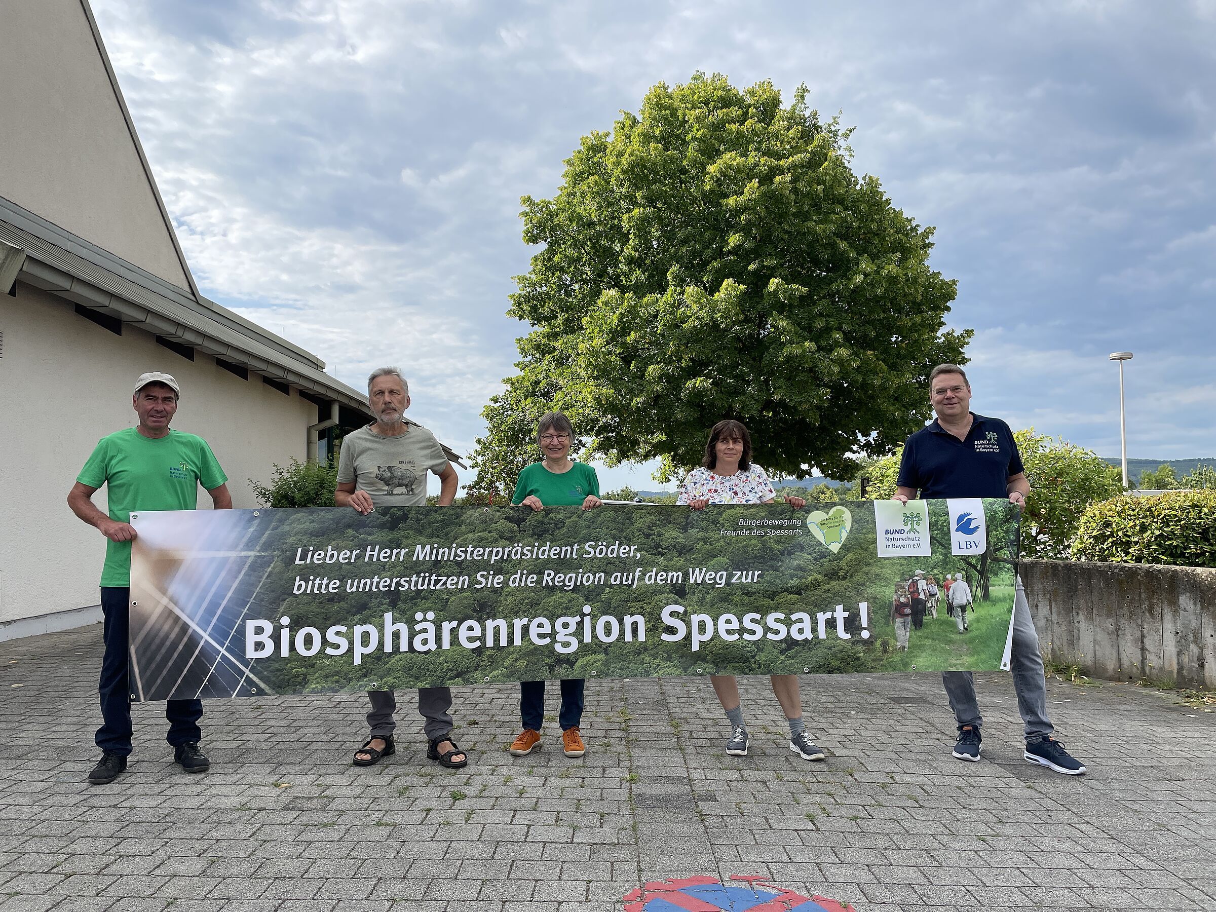 Banner für eine Biosphärenregion im Spessart bei dem Besuch von Söder in Niedernberg, Foto: V. Schiller