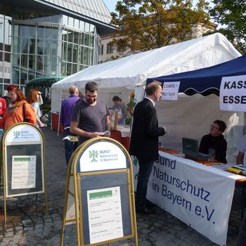 Essenmarkenverkauf fürs leckere Bio-Menu (2017)