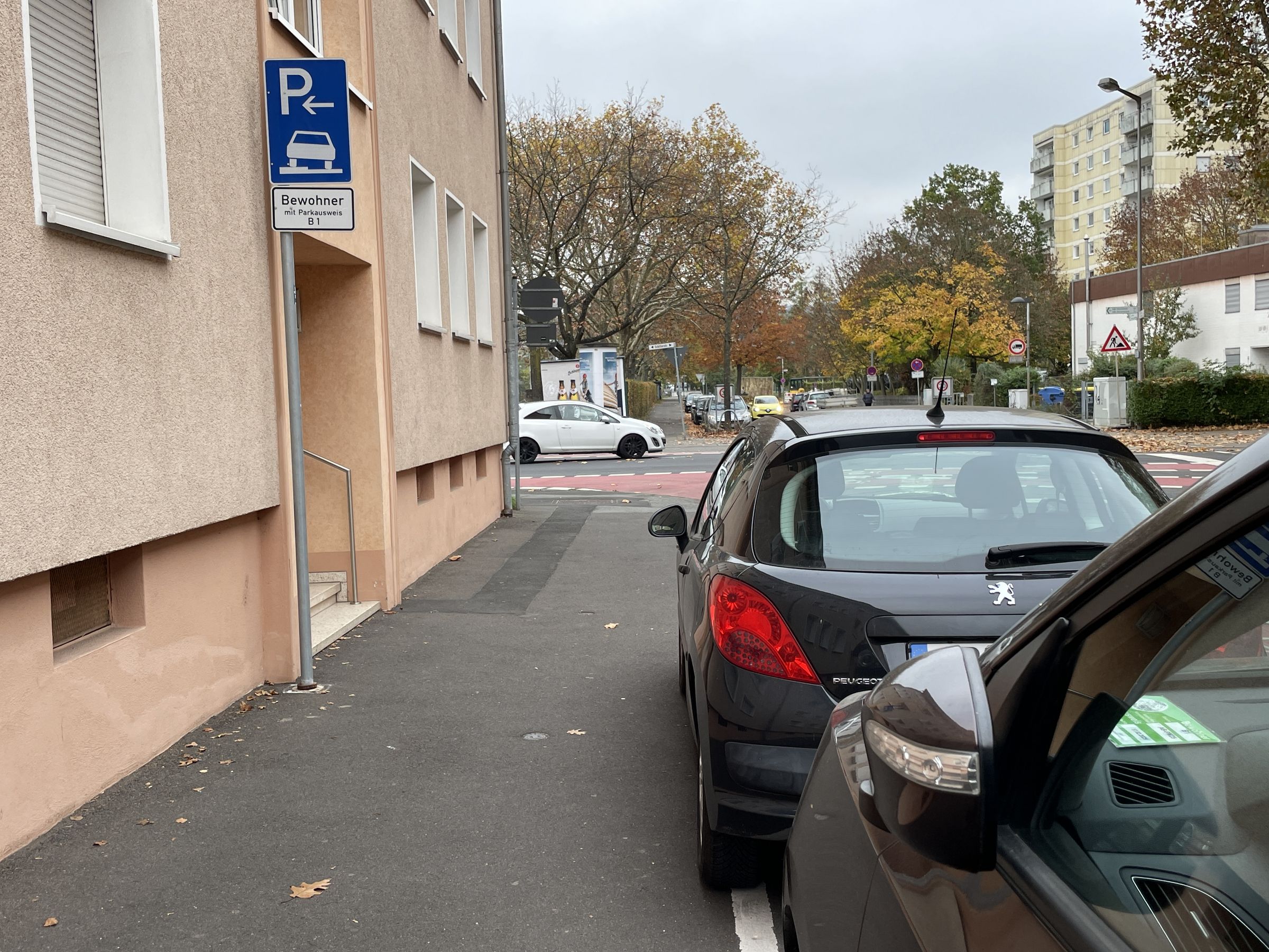 Straße mit Schild Bewohnerparken, Foto: R. Radl